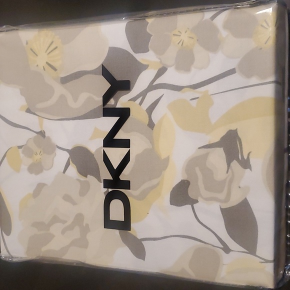 Dkny Accents Nwt Dkny Shower Curtain 72x72 0 Cotton Beige Yellow